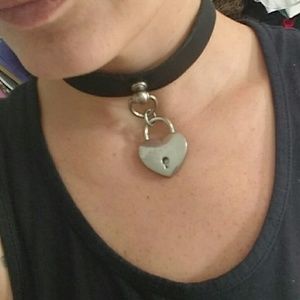 Heart choker